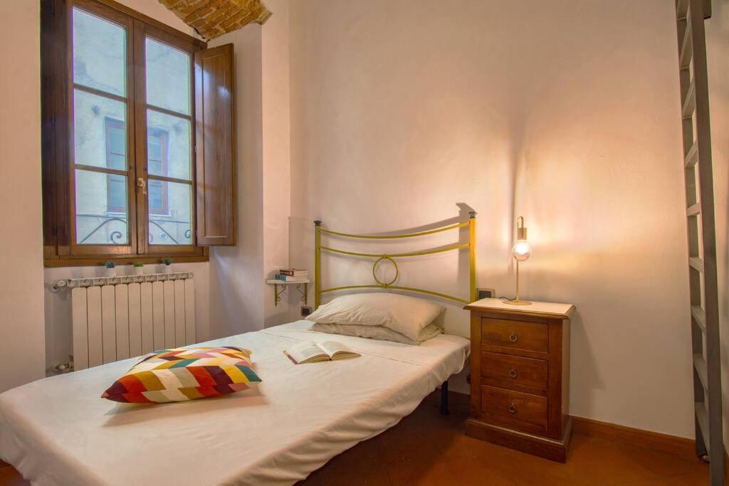 Demedici Apt W/ 2Br 1' Walk Uffizi & Ponte Vecchio Apartment Firenze Bagian luar foto