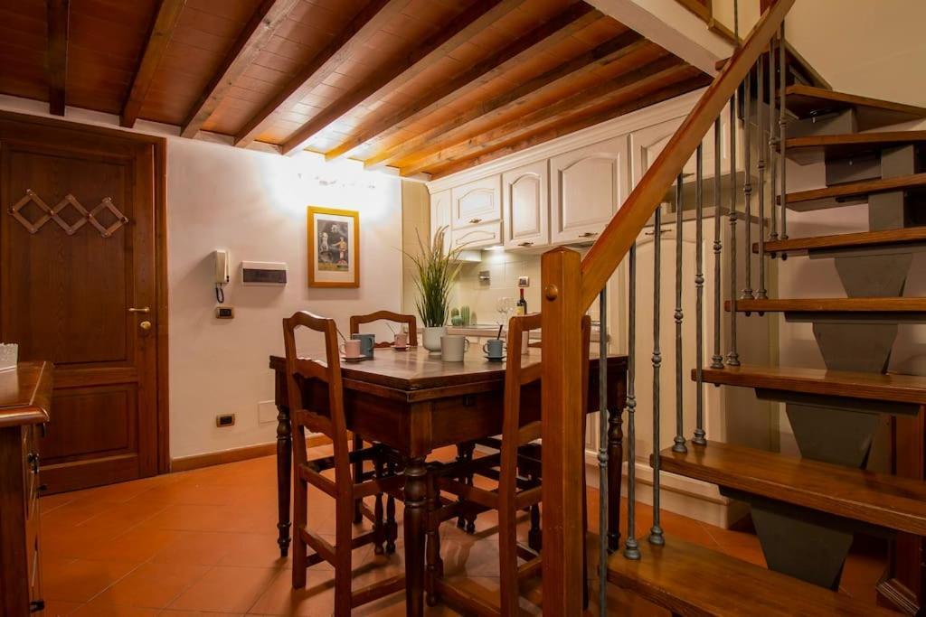 Demedici Apt W/ 2Br 1' Walk Uffizi & Ponte Vecchio Apartment Firenze Bagian luar foto